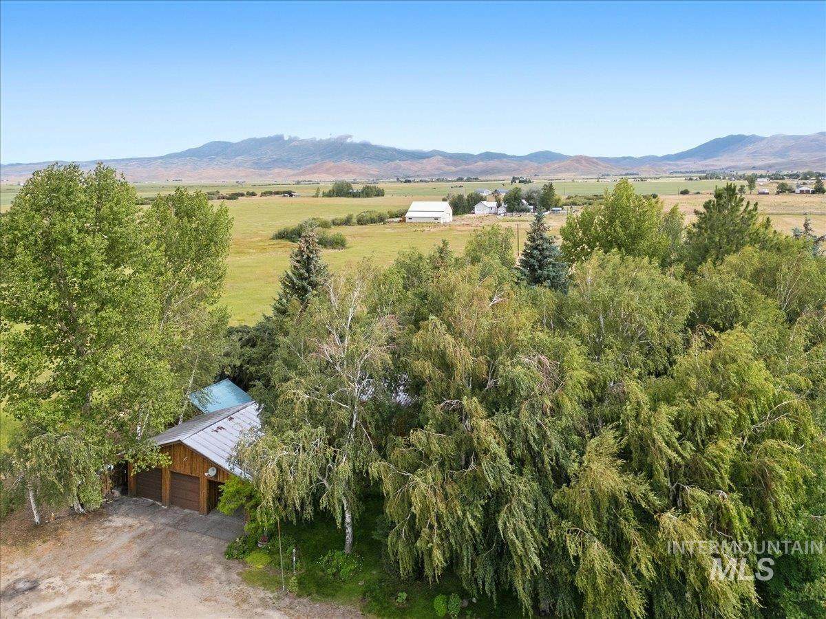 227 Manard Ave - Photo 1