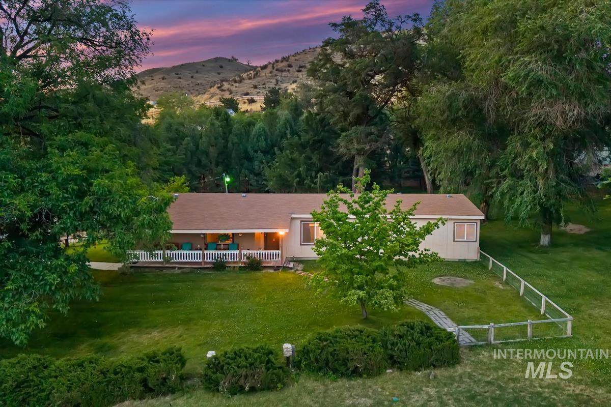 5758 Hill Rd - Photo 1