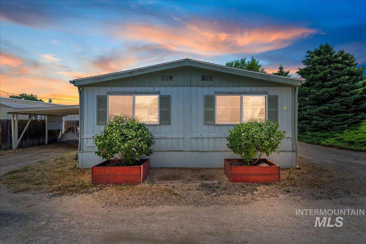 302 41st - Photo 1