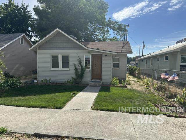 802 Commercial Ave. - Photo 1