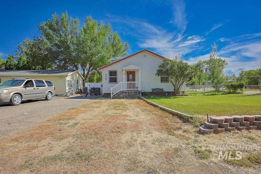 529 7th Ave W - Photo 1