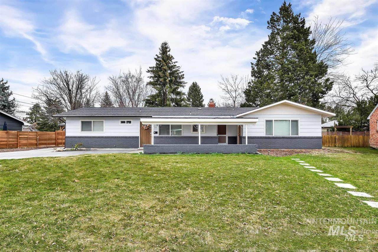 220 N Owyhee Street - Photo 1