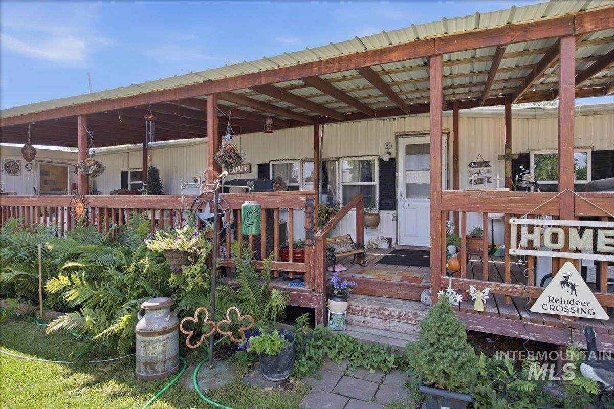 535 5th Ave W - Photo 1