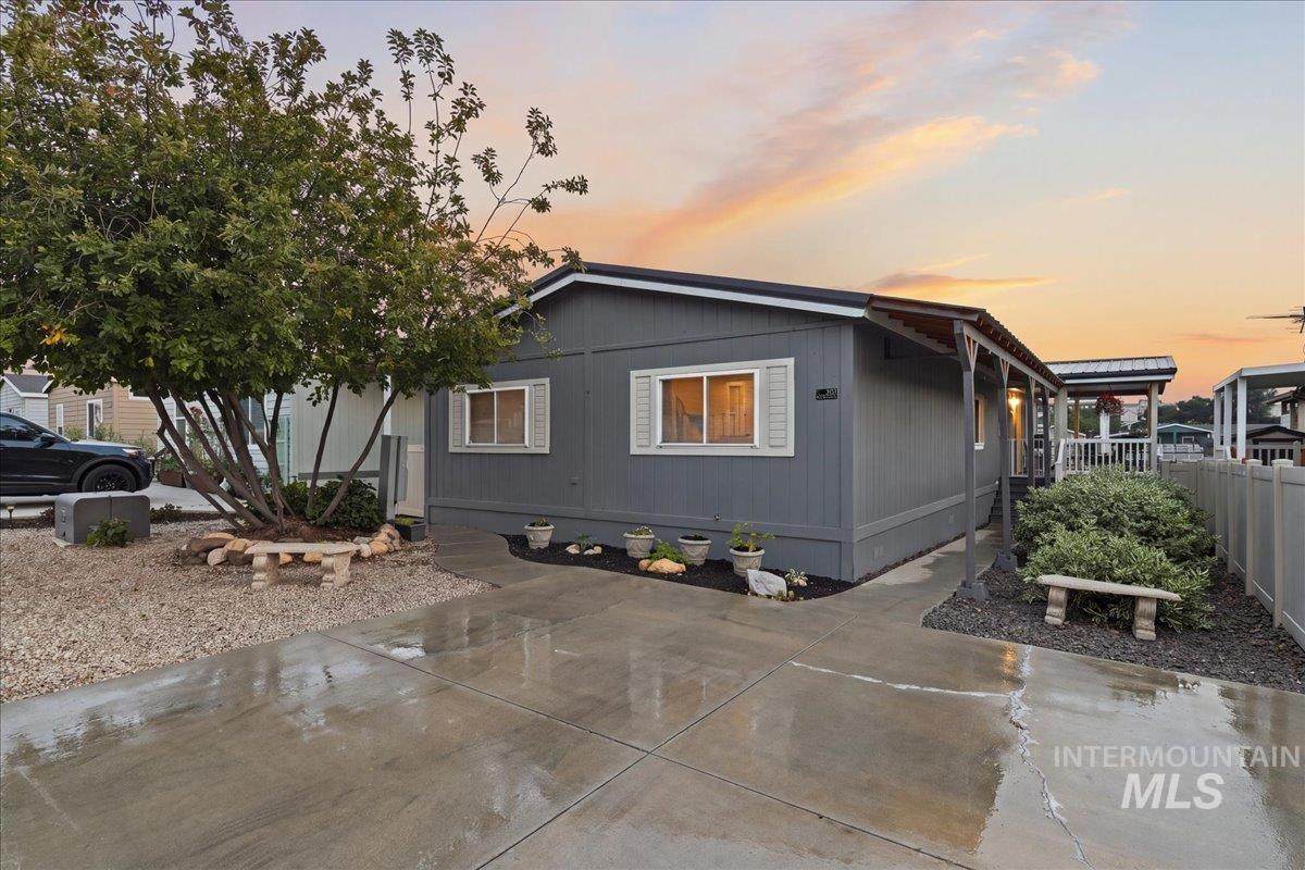 2271 Blue Lake Ln - Photo 1