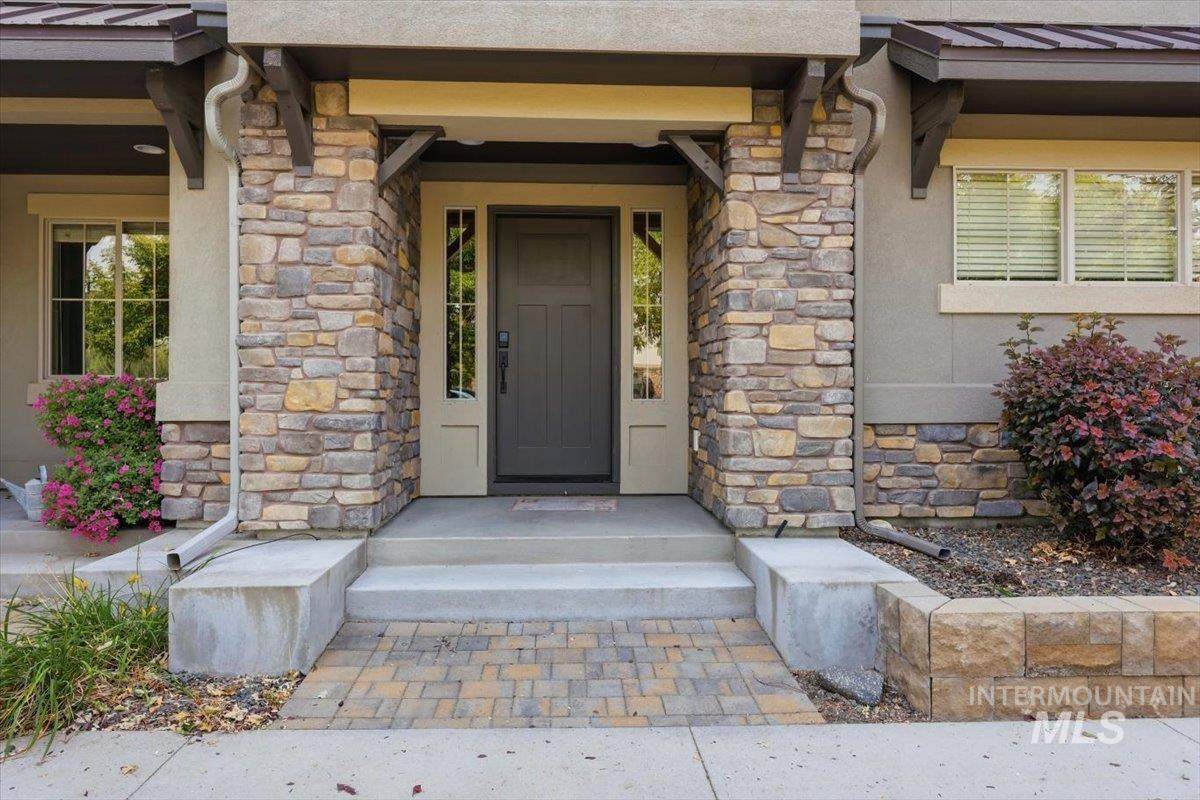 3244 E Thoroughbred Ln - Photo 1