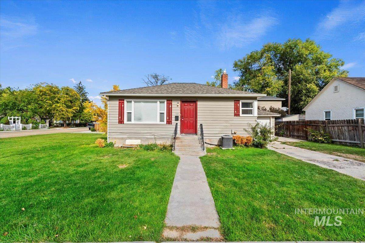 1104 Dewey - Photo 1