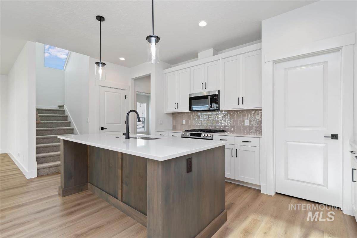 732 Calhoun Ln. - Photo 1