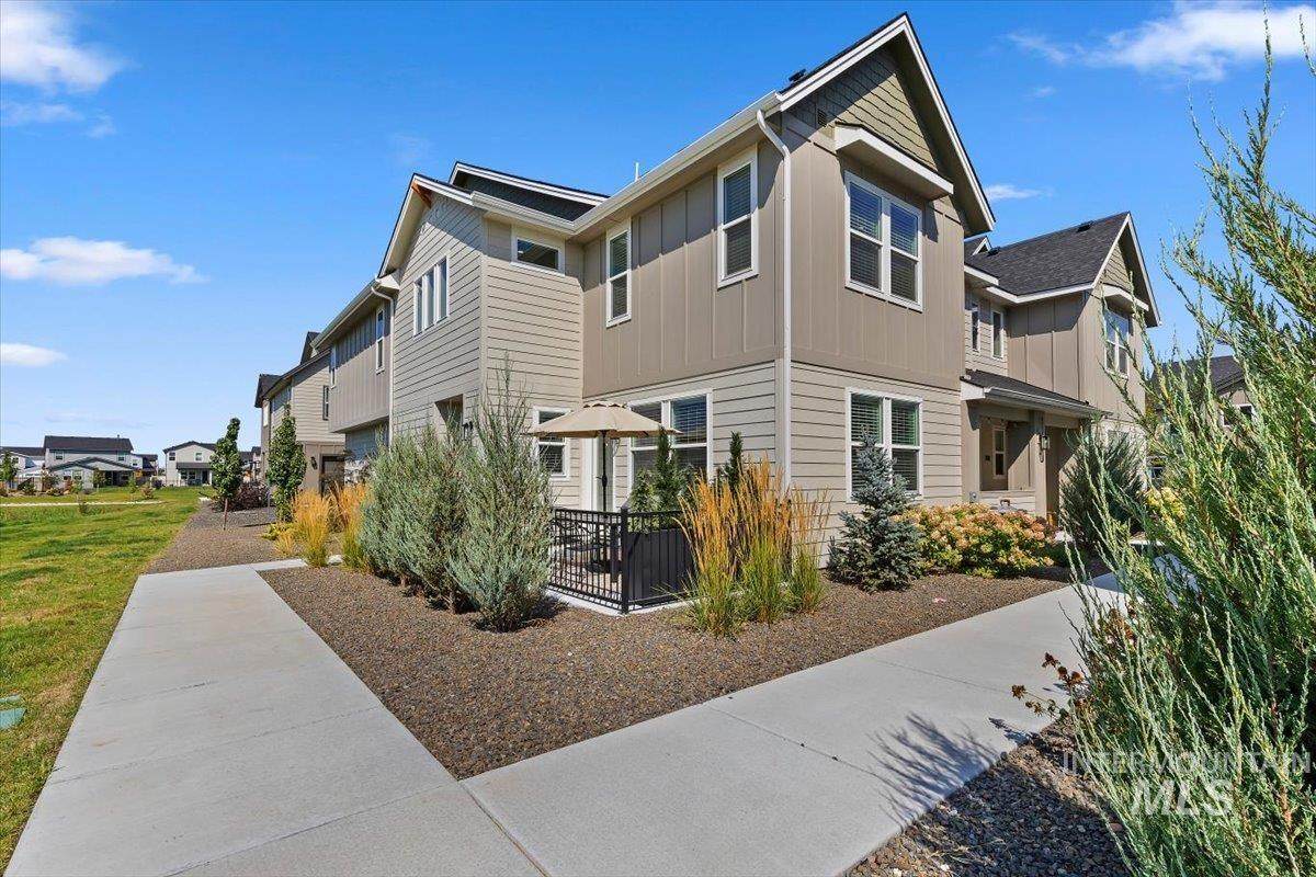 214 Koyukuk Lane - Photo 1