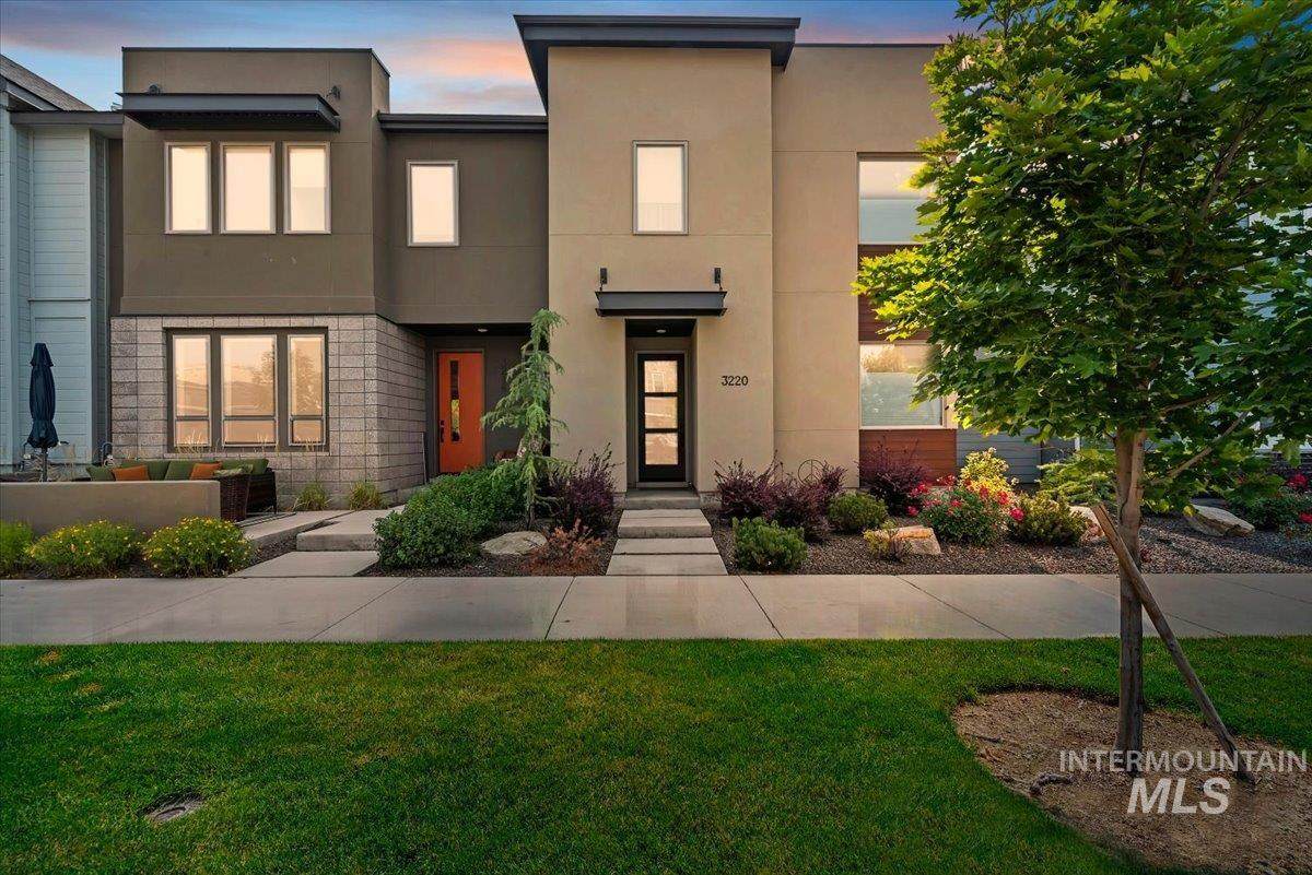 3220 Shadywood Way - Photo 1