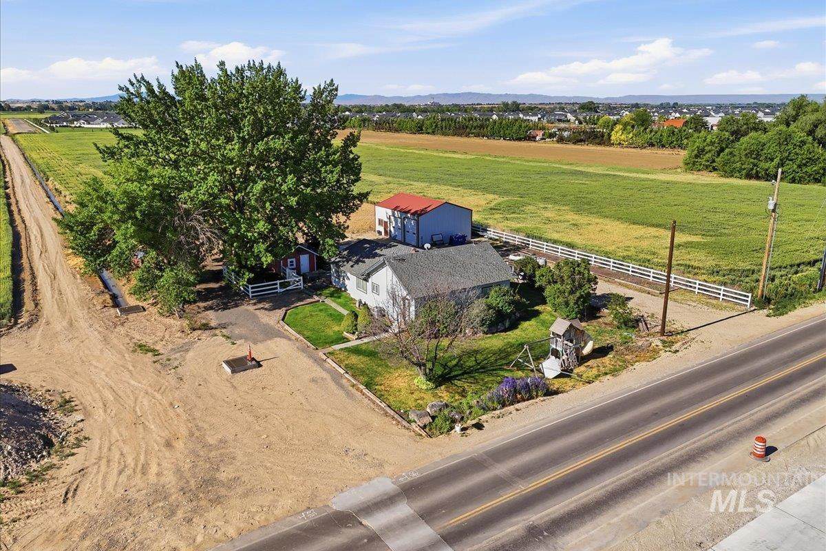 4505 Ustick Rd - Photo 1
