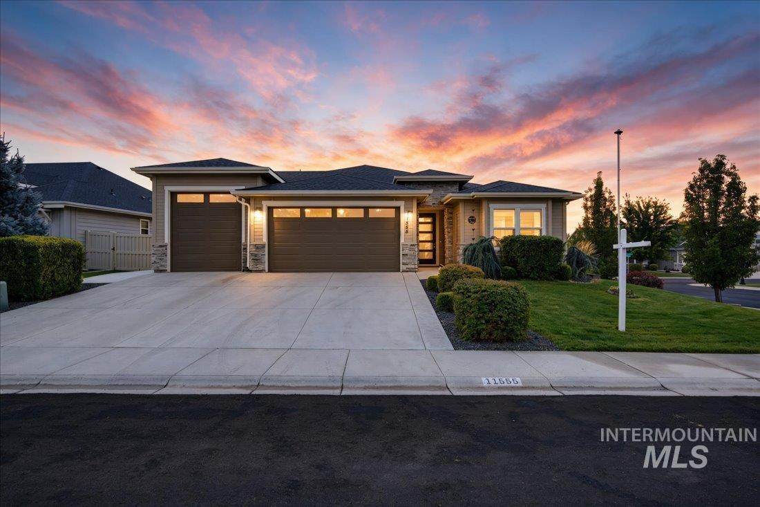 11555 W Pathview St - Photo 1
