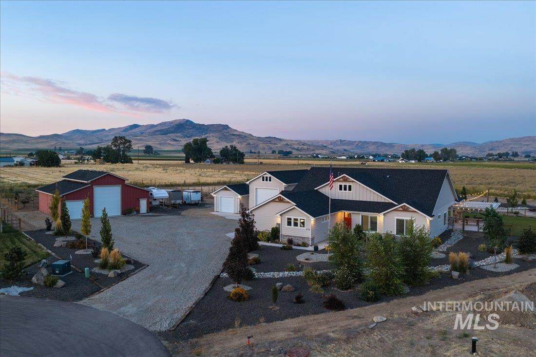 418 Skyview Ln - Photo 1