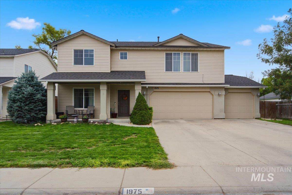 1975 Ridge Pointe Ave, - Photo 1