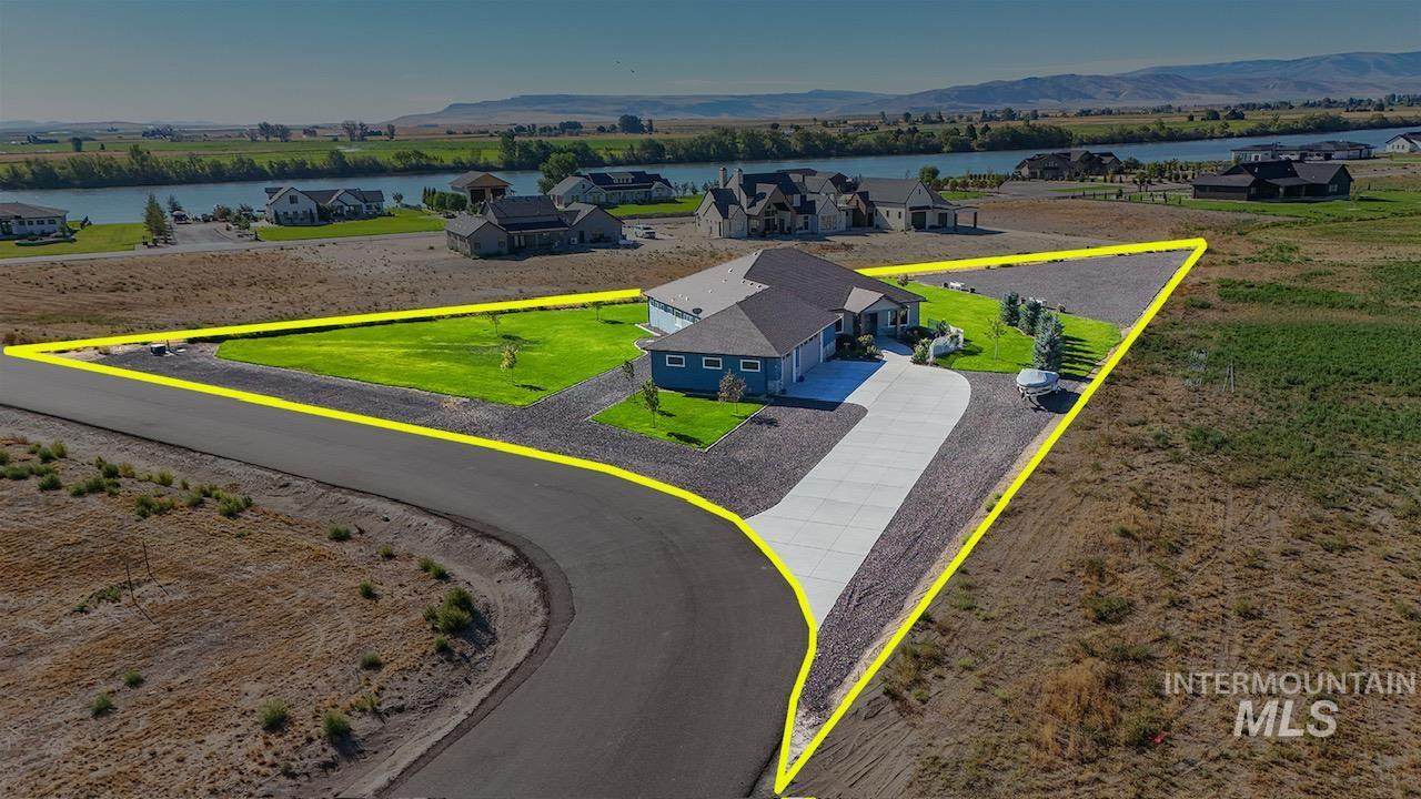 377 Skyline Dr - Photo 1