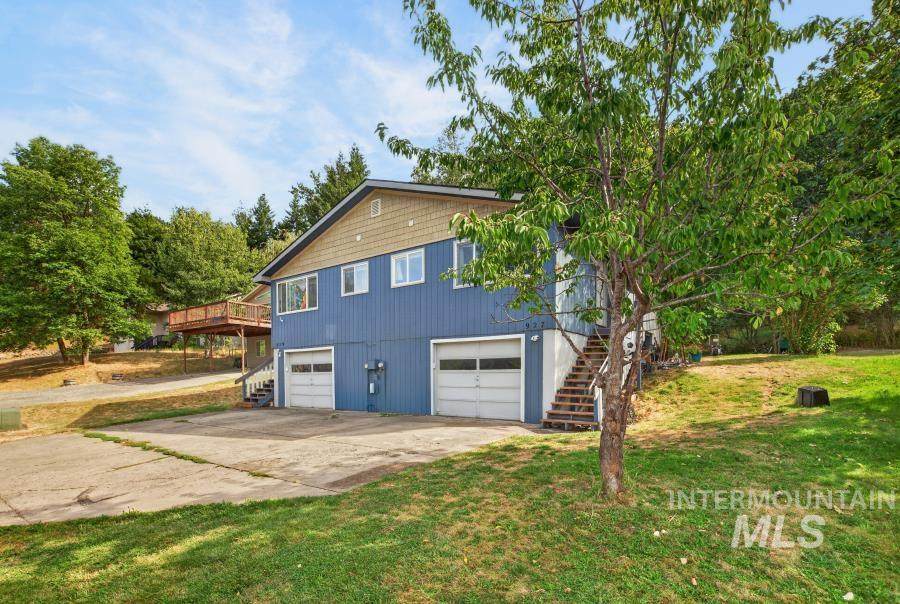 927/929 Vandal Dr. - Photo 1