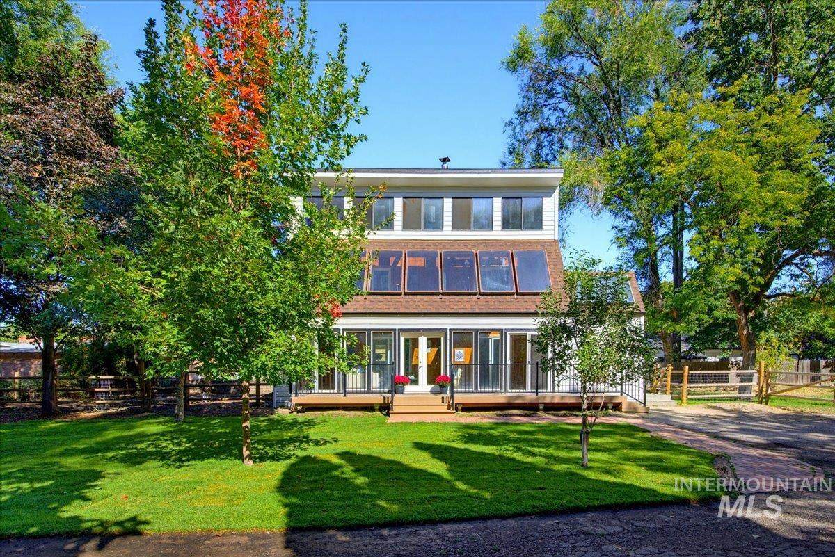 3718 Collister Dr. - Photo 1