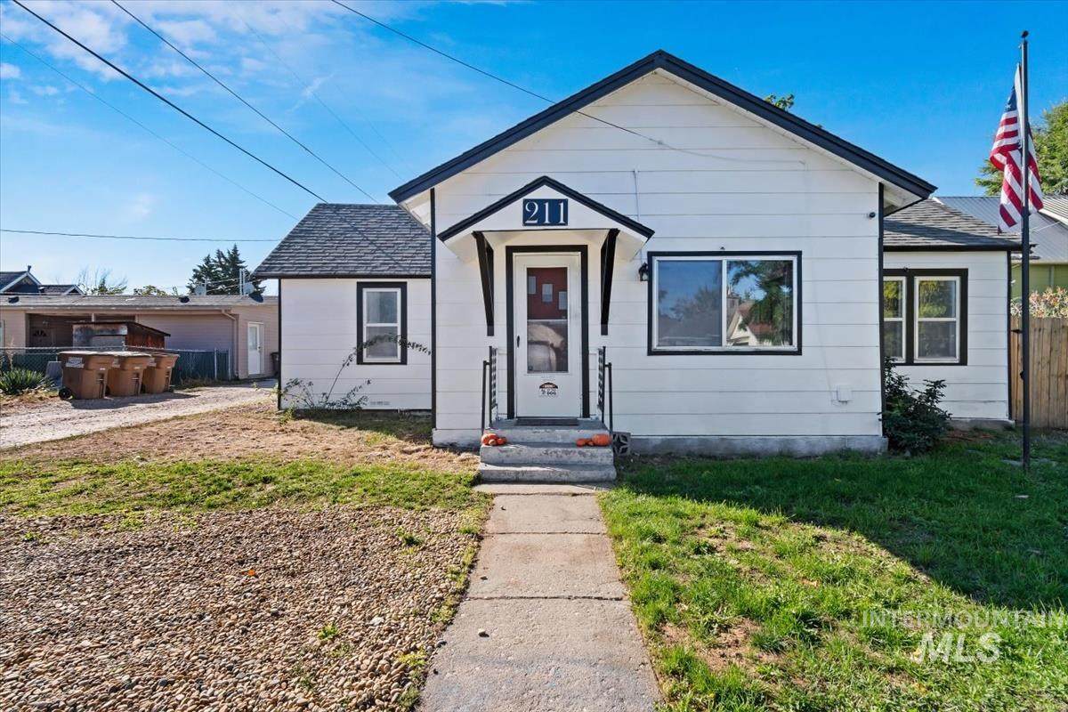 211 2nd Street - Photo 1