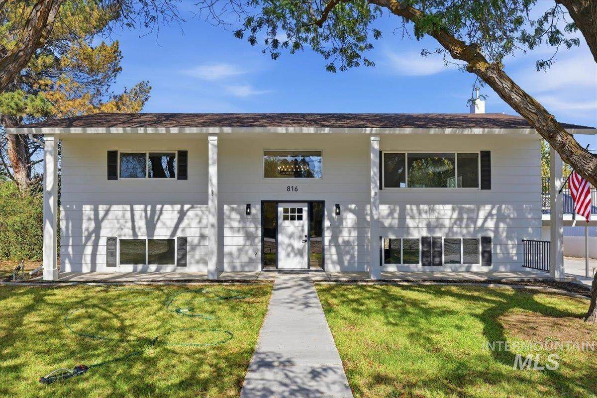 816 Greenhurst Rd - Photo 1