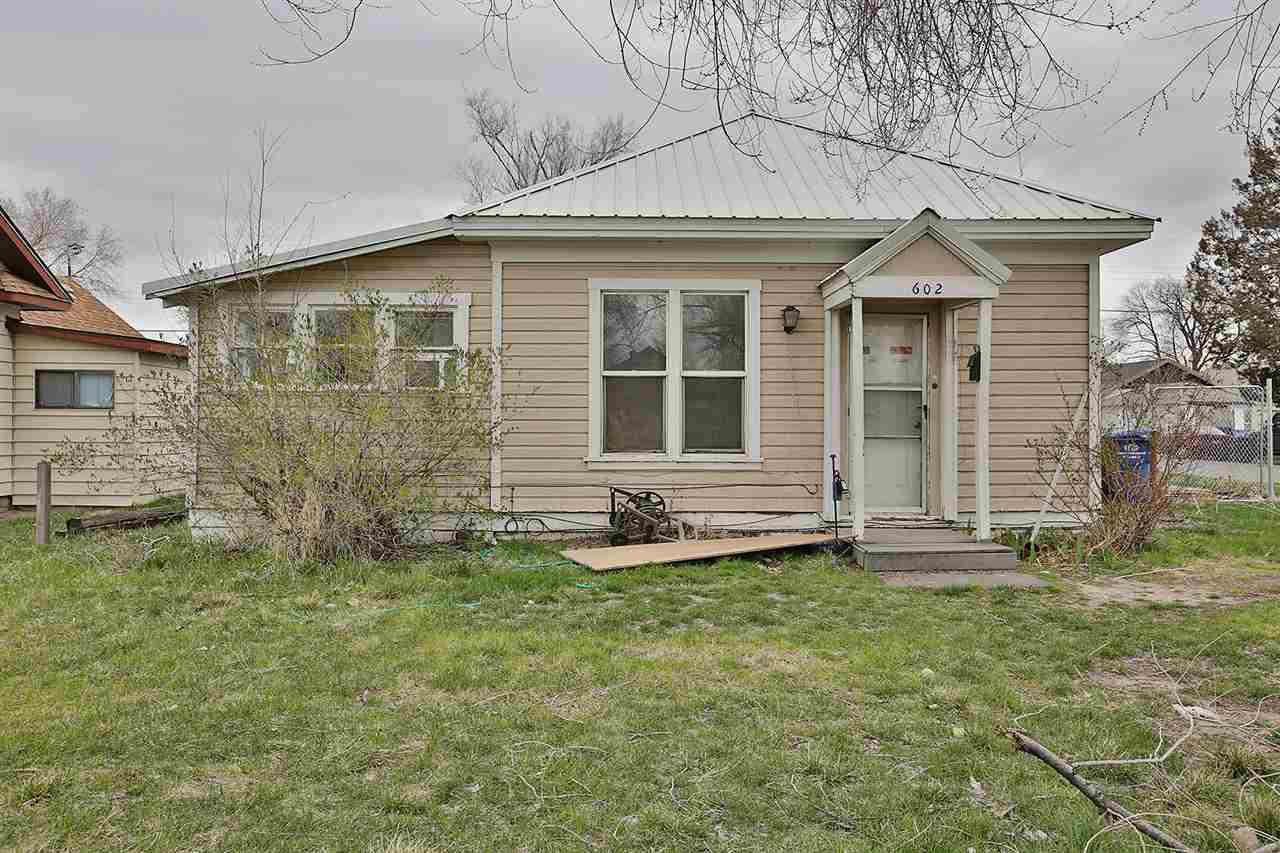 602 2nd Ave West - Photo 1