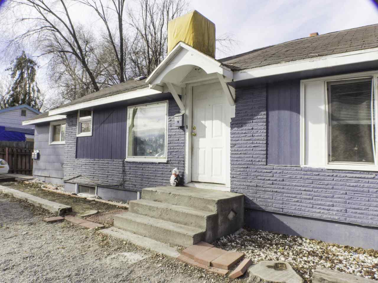 469 Van Buren St - Photo 1