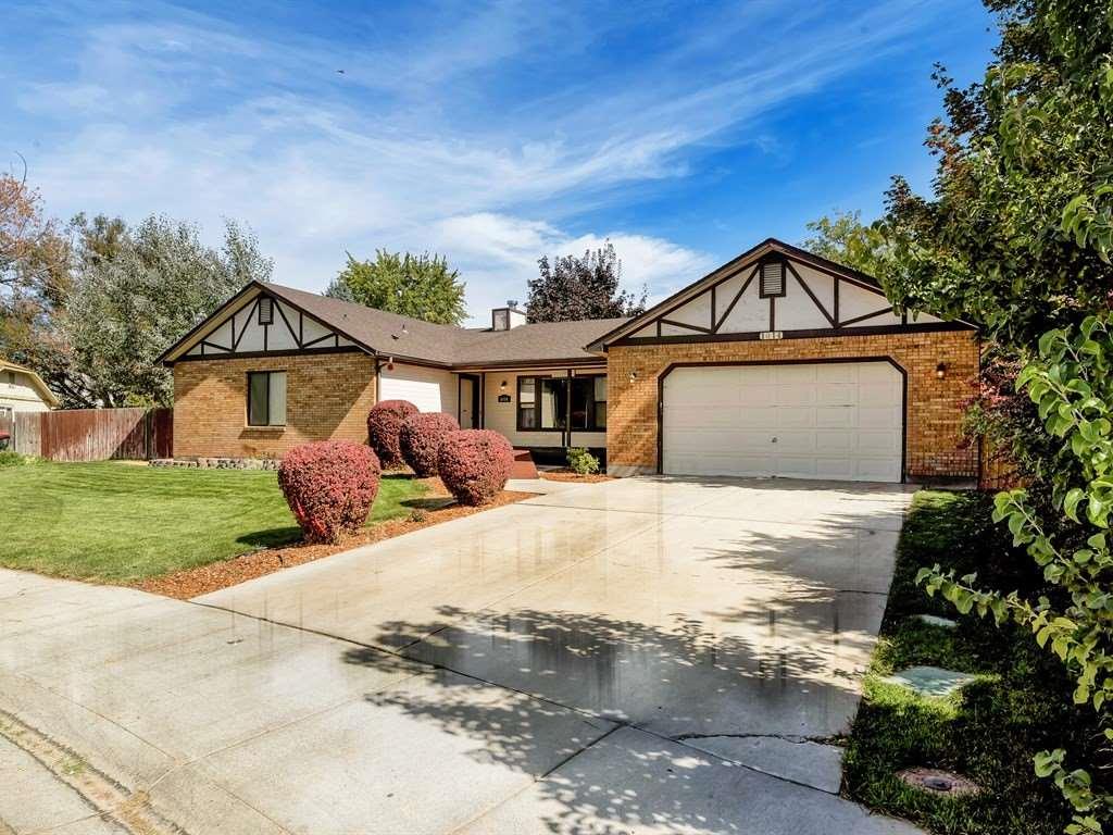 1014 Claybourne Dr. - Photo 1