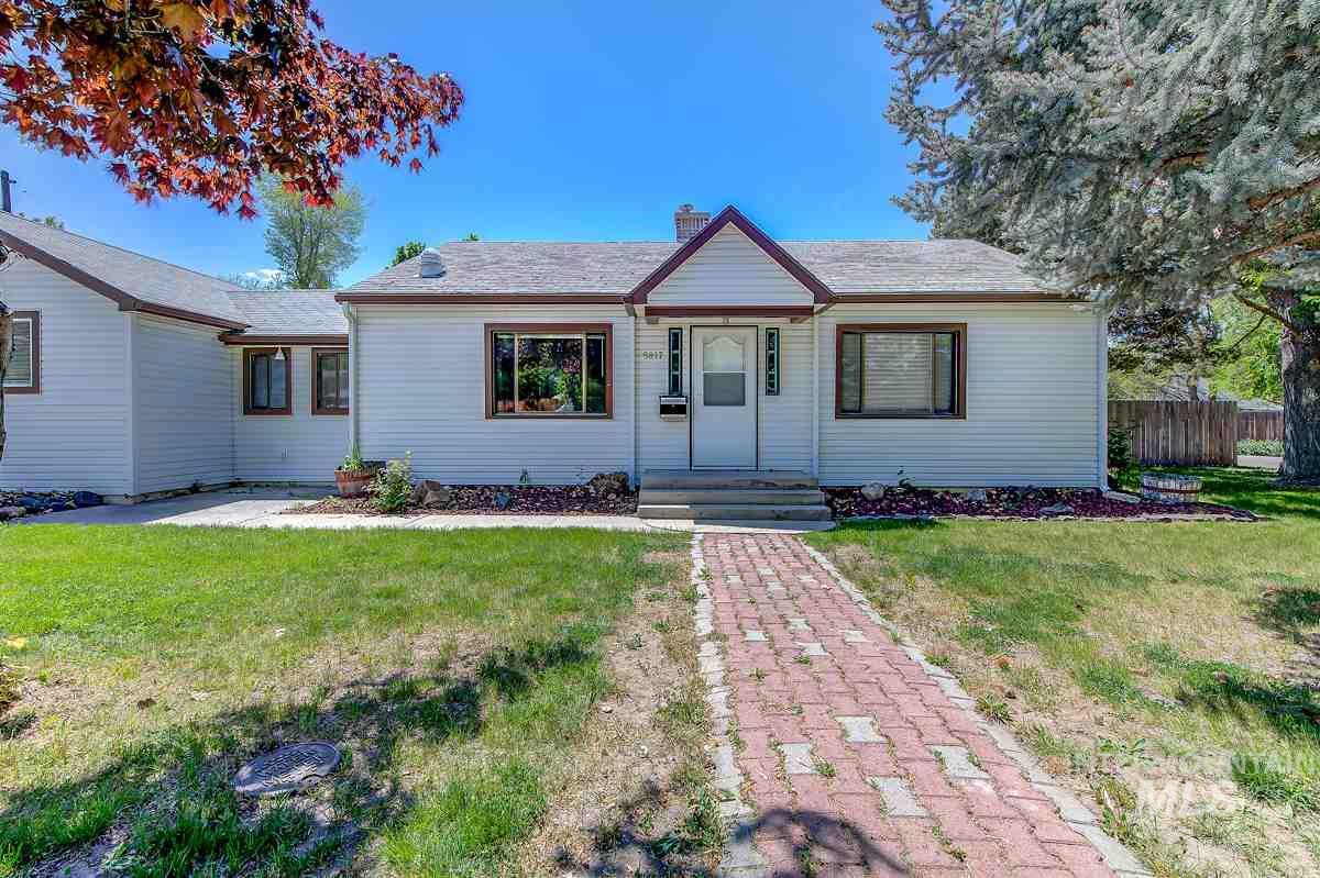 5817 Robertson Dr - Photo 1