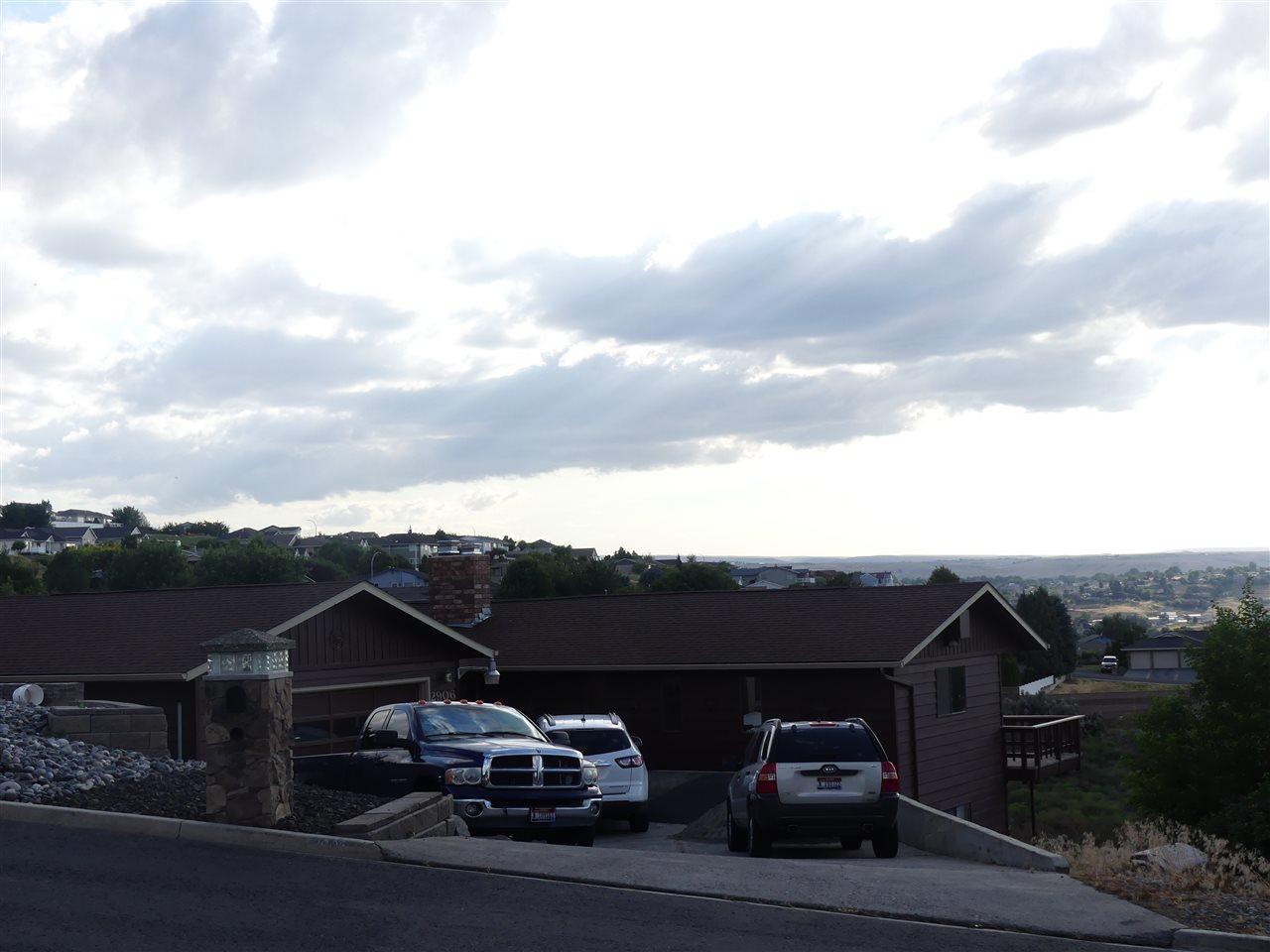 2906 Mayfair Drive - Photo 1