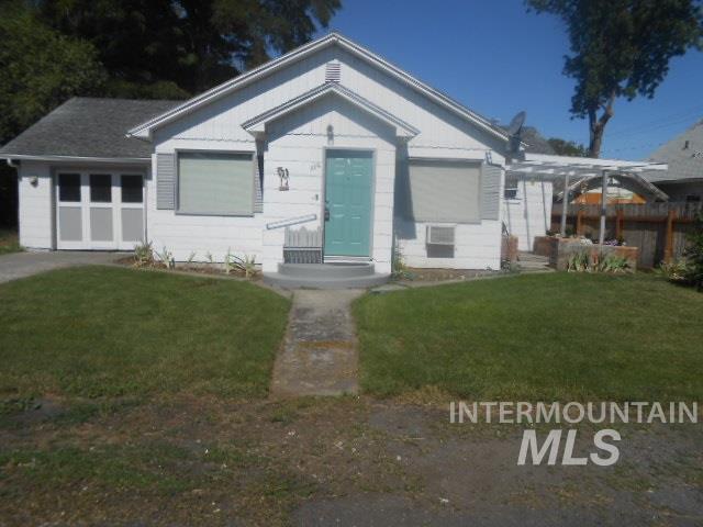 136 7th - Photo 1