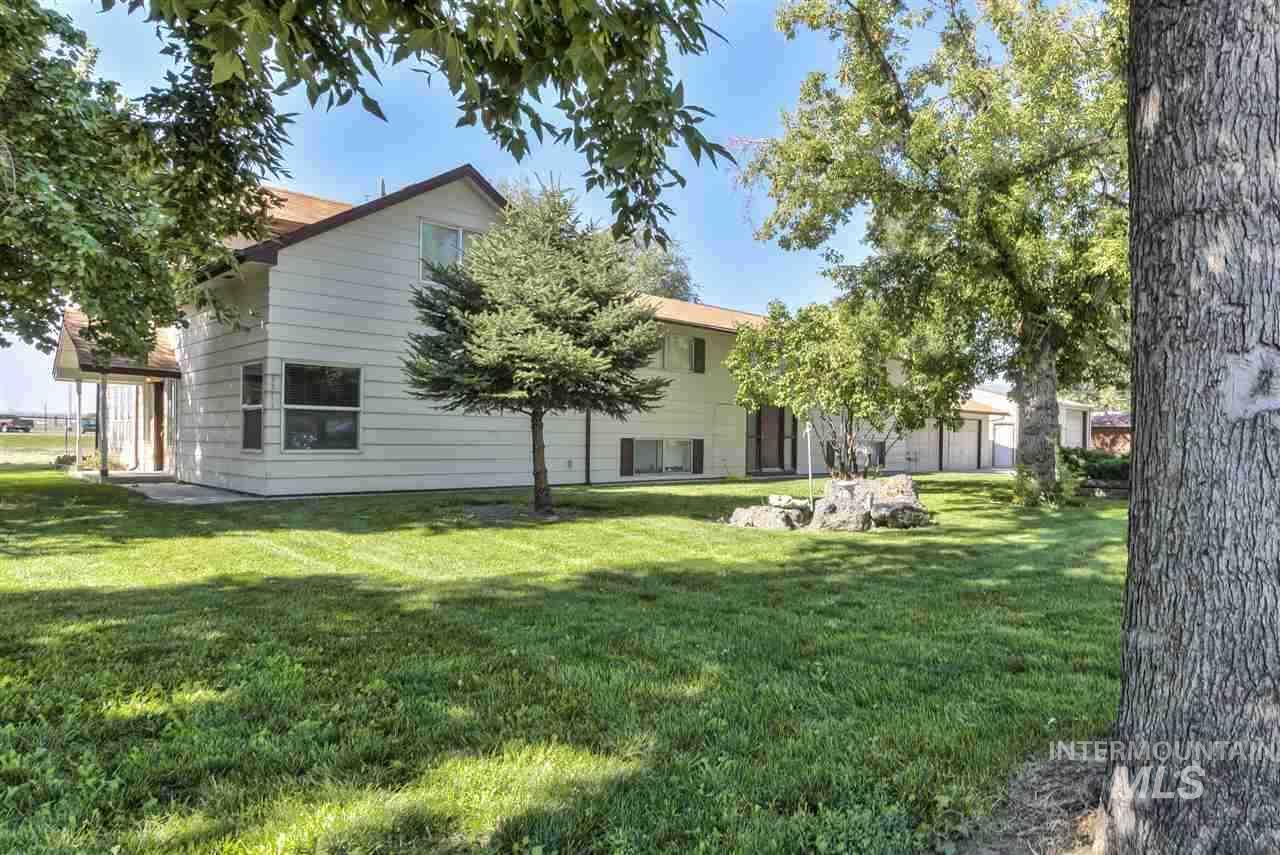 5313 Malad St - Photo 1