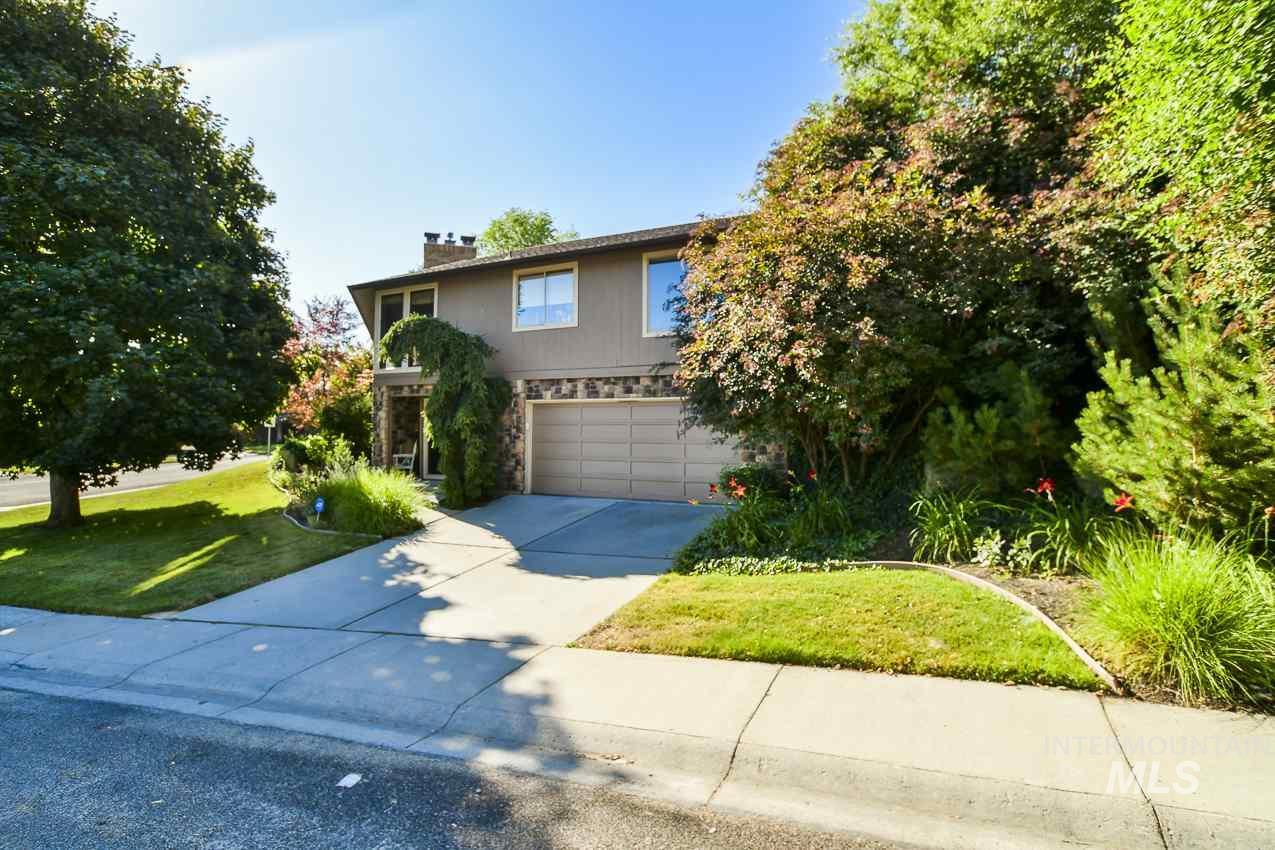 9323 Stonehill Ct - Photo 1
