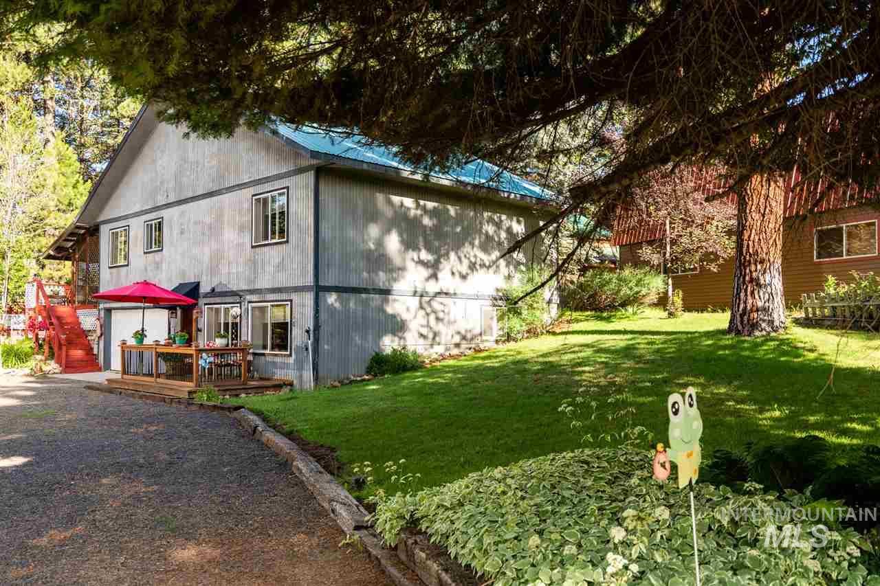 494 Wanda Avenue - Photo 1