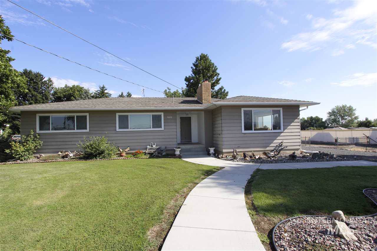 1609 Richardson Ave. - Photo 1