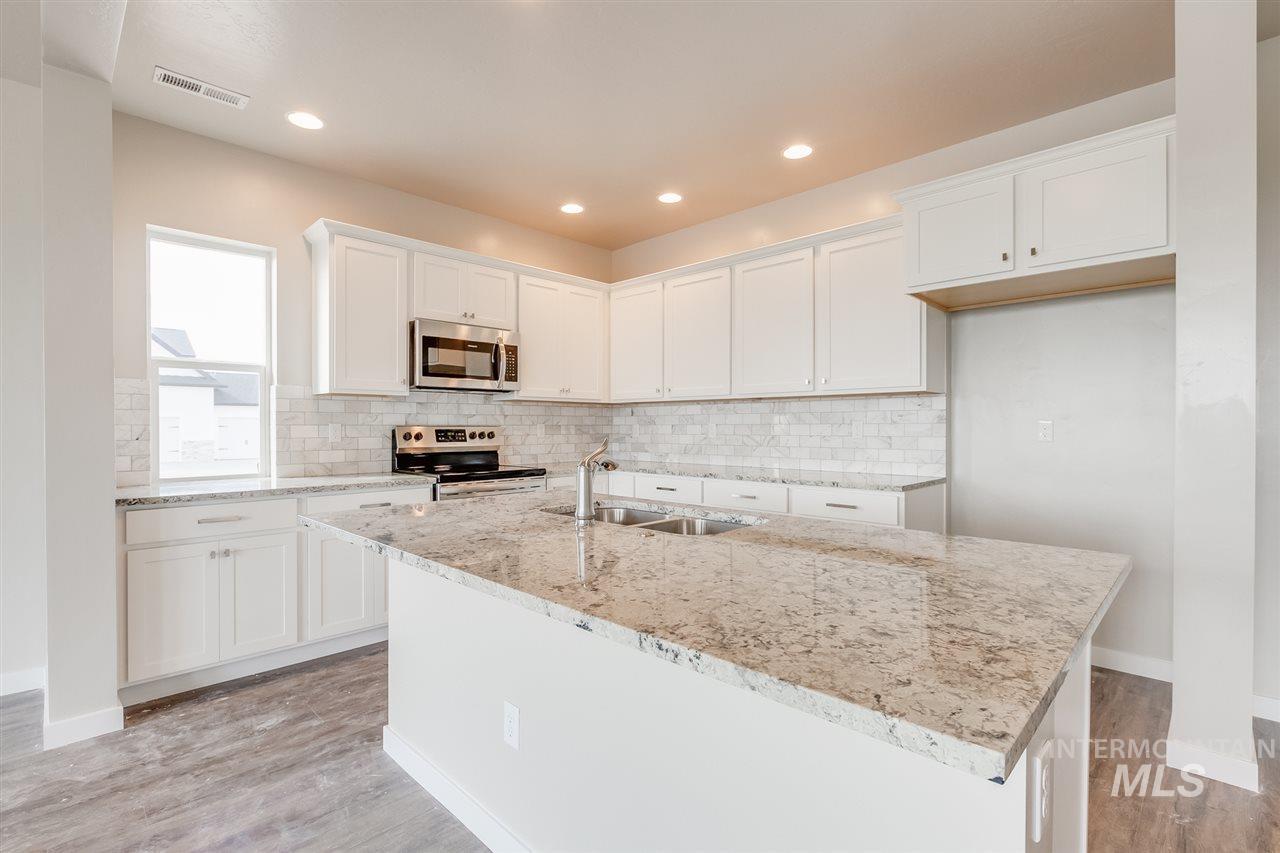 5976 Chinook Way - Photo 1