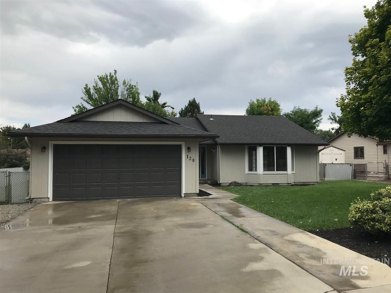 120 Linden St - Photo 1
