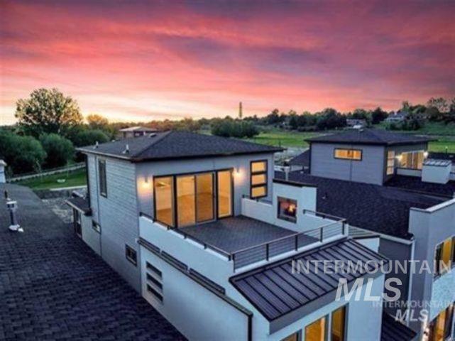 59 Crestview - Photo 1
