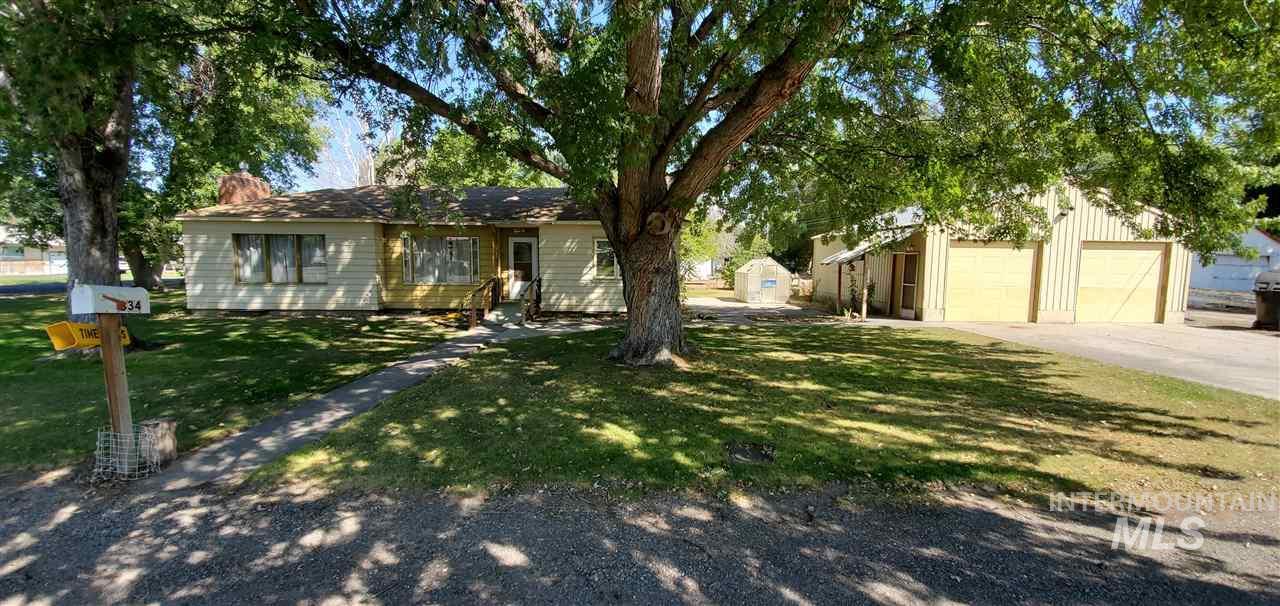 334 12th Ave West - Photo 1