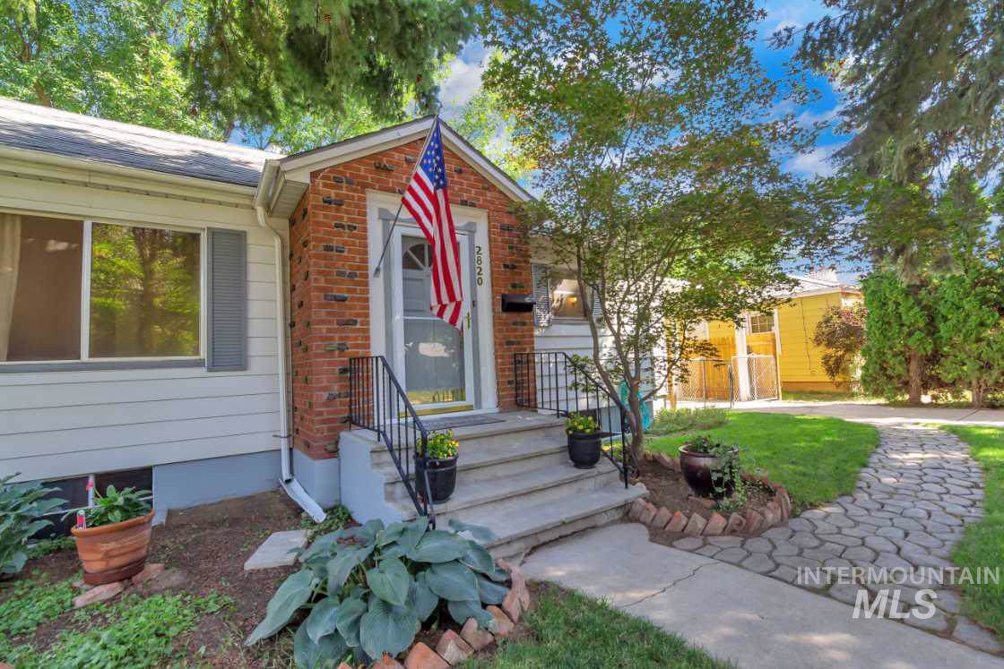 2820 Gem St. - Photo 1