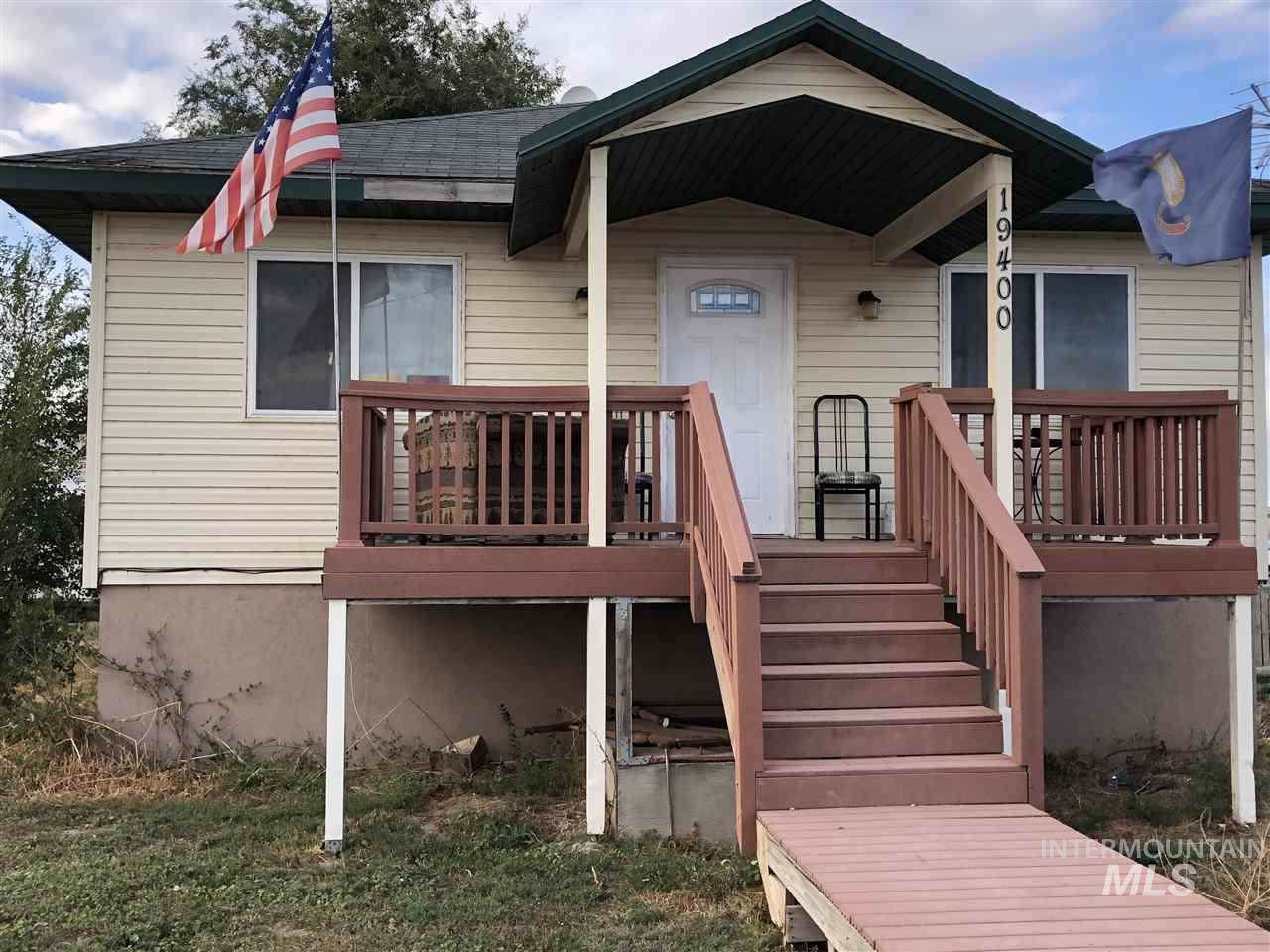 19400 Homedale Road - Photo 1