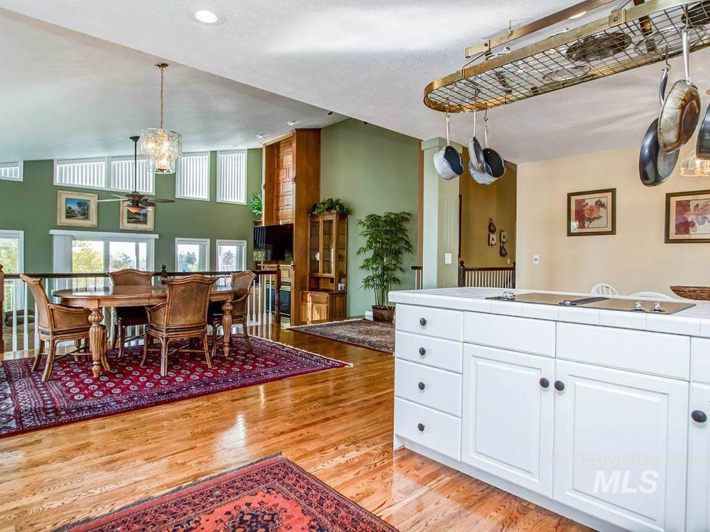 2447 E Sunshine Dr - Photo 1