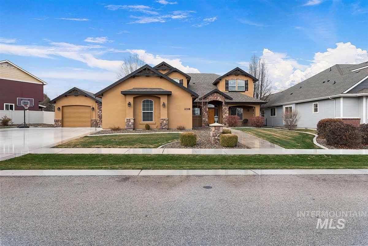 2318 E Beatrice - Photo 1