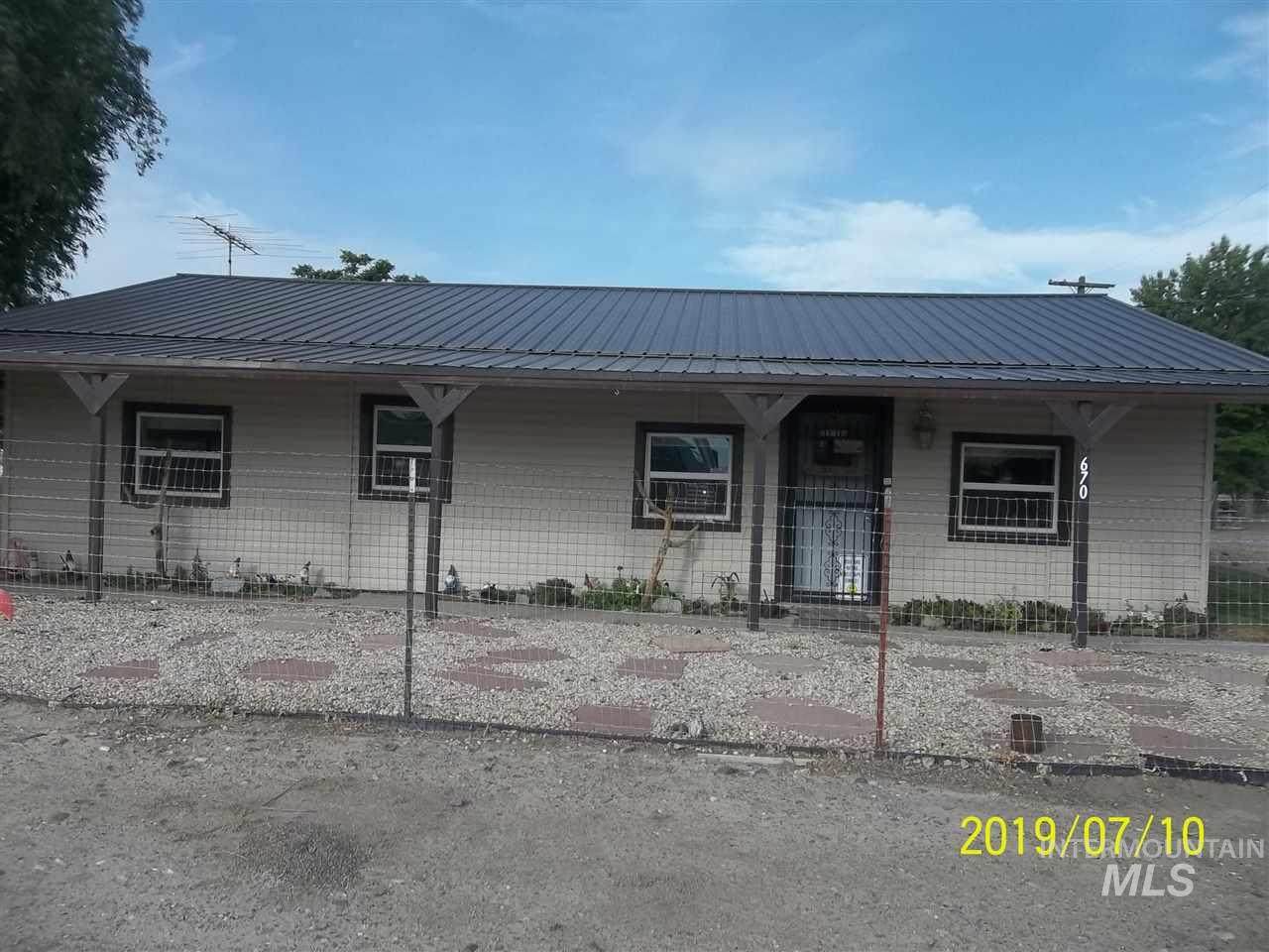 670 Boise Ave - Photo 1
