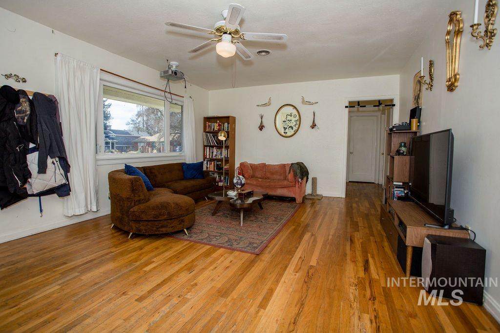 2916 Dewey Street - Photo 1