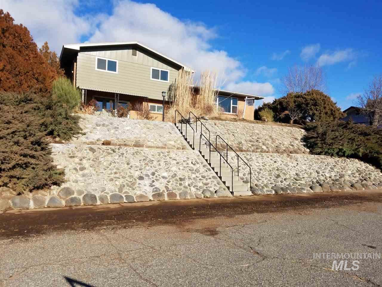 76 4th Ave - Photo 1 76 4th Ave - Photo 1