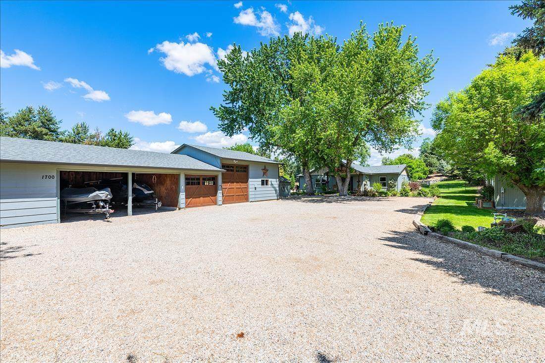 1700 Floating Feather Road - Photo 1