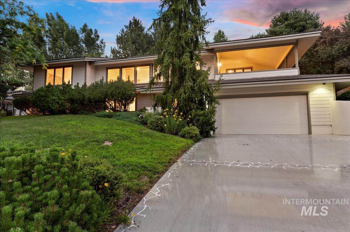 2052 Ridge Point Way - Photo 1