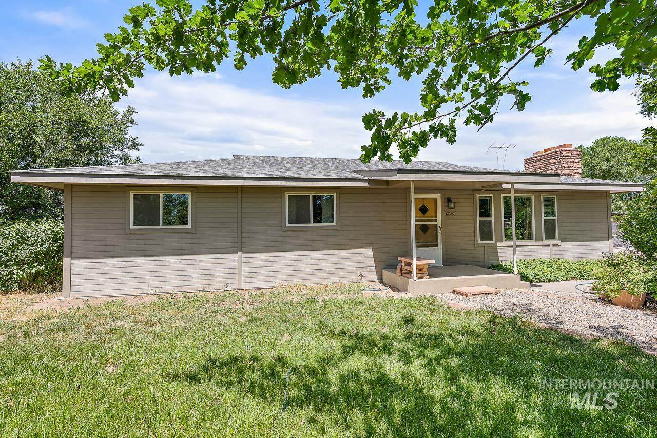 2730 Locust St - Photo 1