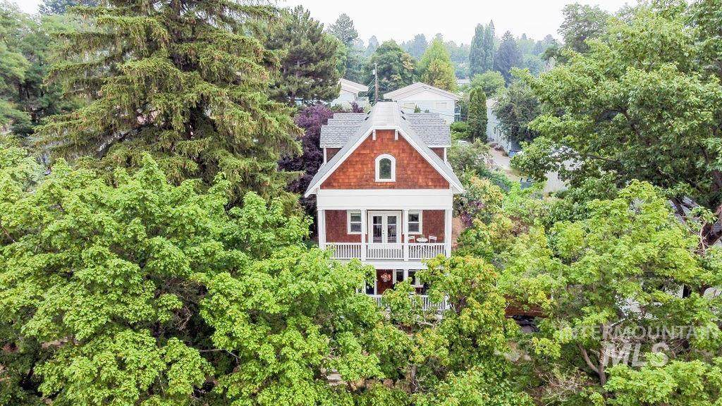 708 Jefferson - Photo 1