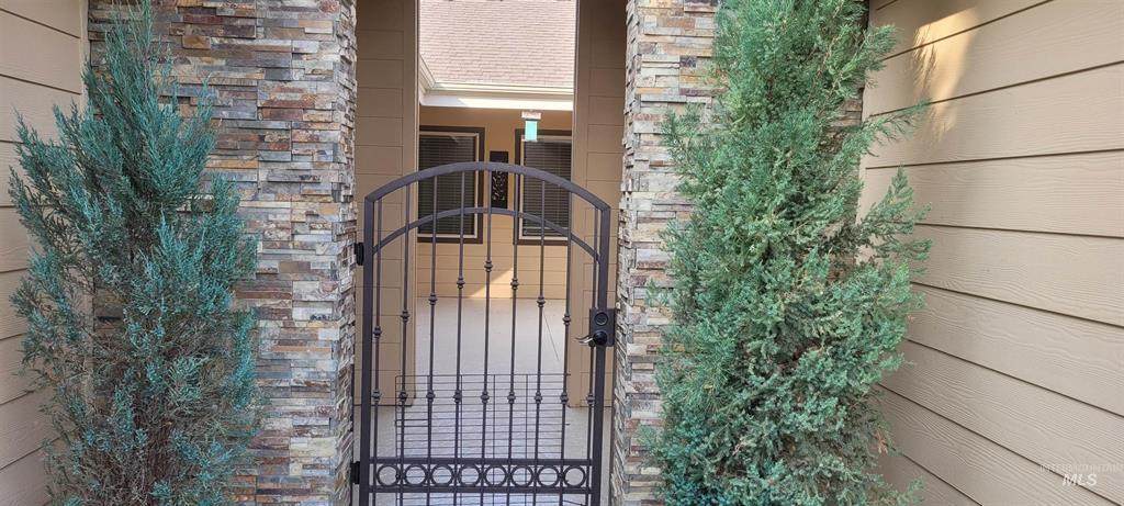 731 Eaglewoods Ln. - Photo 1