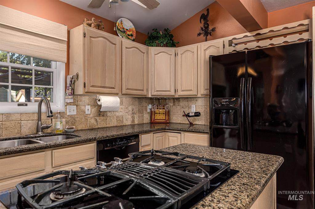 1075 2nd Ave - Photo 1
