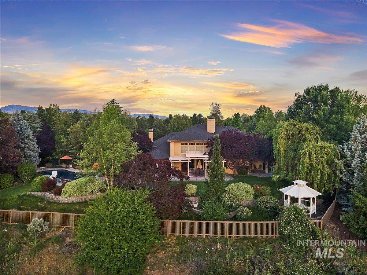 2151 Greenview Court - Photo 1